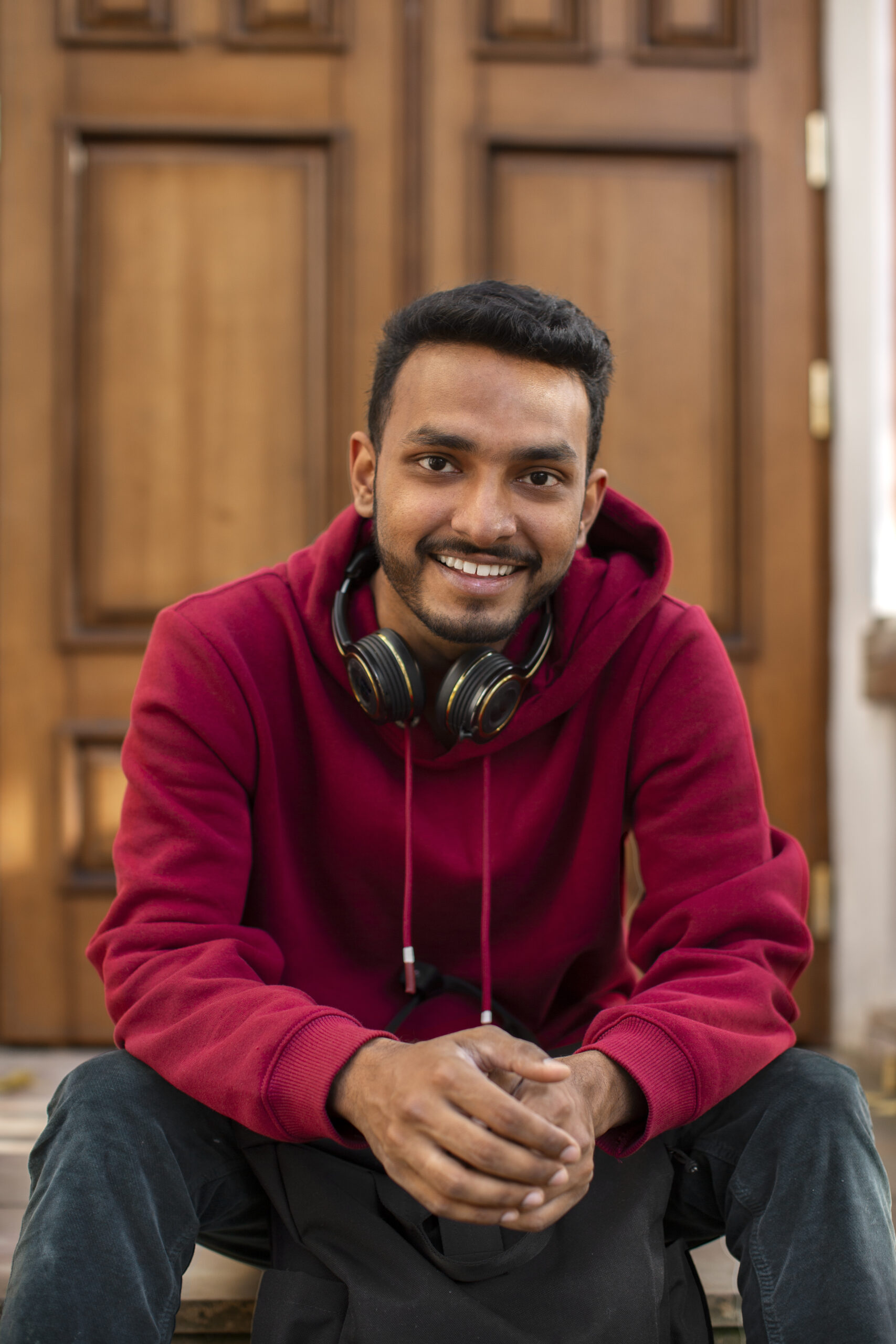 smiley-man-with-headphones-front-view